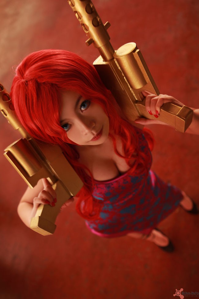 Cosplay Miss Fortune rạng rỡ trong Liên Minh Huyền Thoại