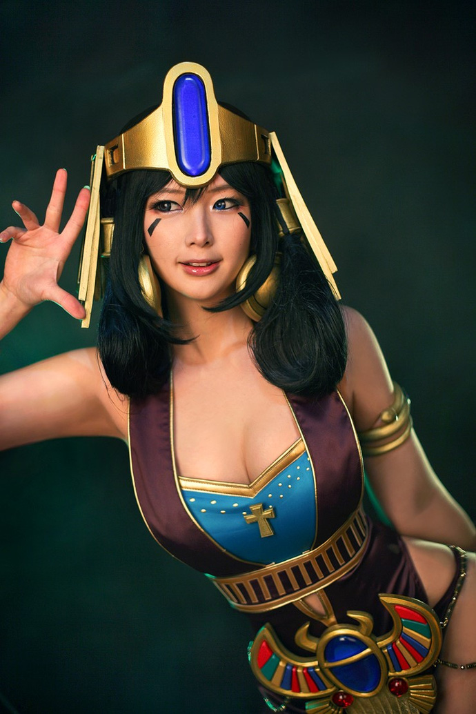 Bộ ảnh cosplay Nữ Hoàng Ai Cập nóng bỏng từ nhóm Spiral Cats